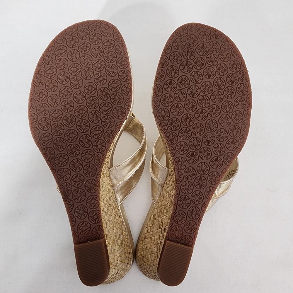 Lilly Pulitzer Womens McKim Wedge Sandal Gold Metallic Leather Thong Size 7M - Picture 8 of 10